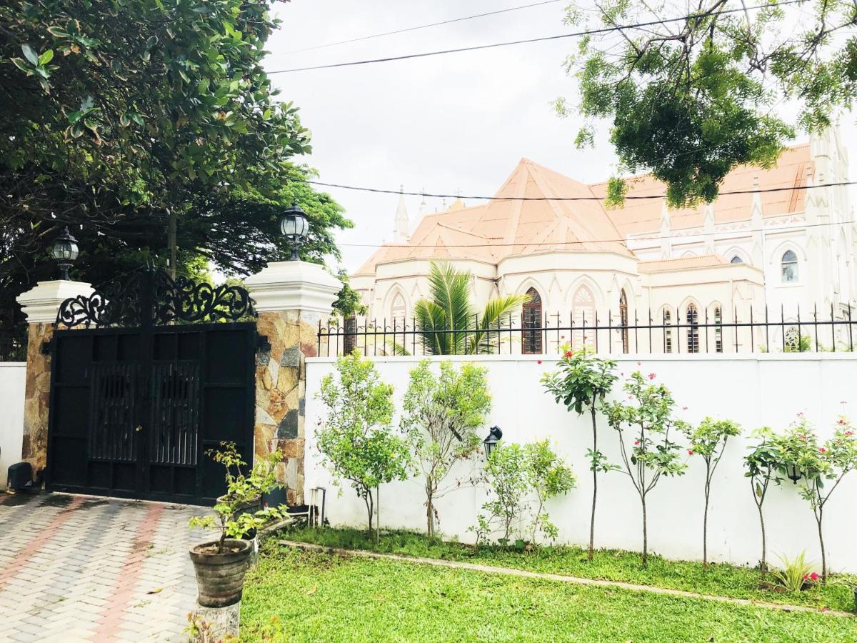 Grand Villa Negombo Exterior photo
